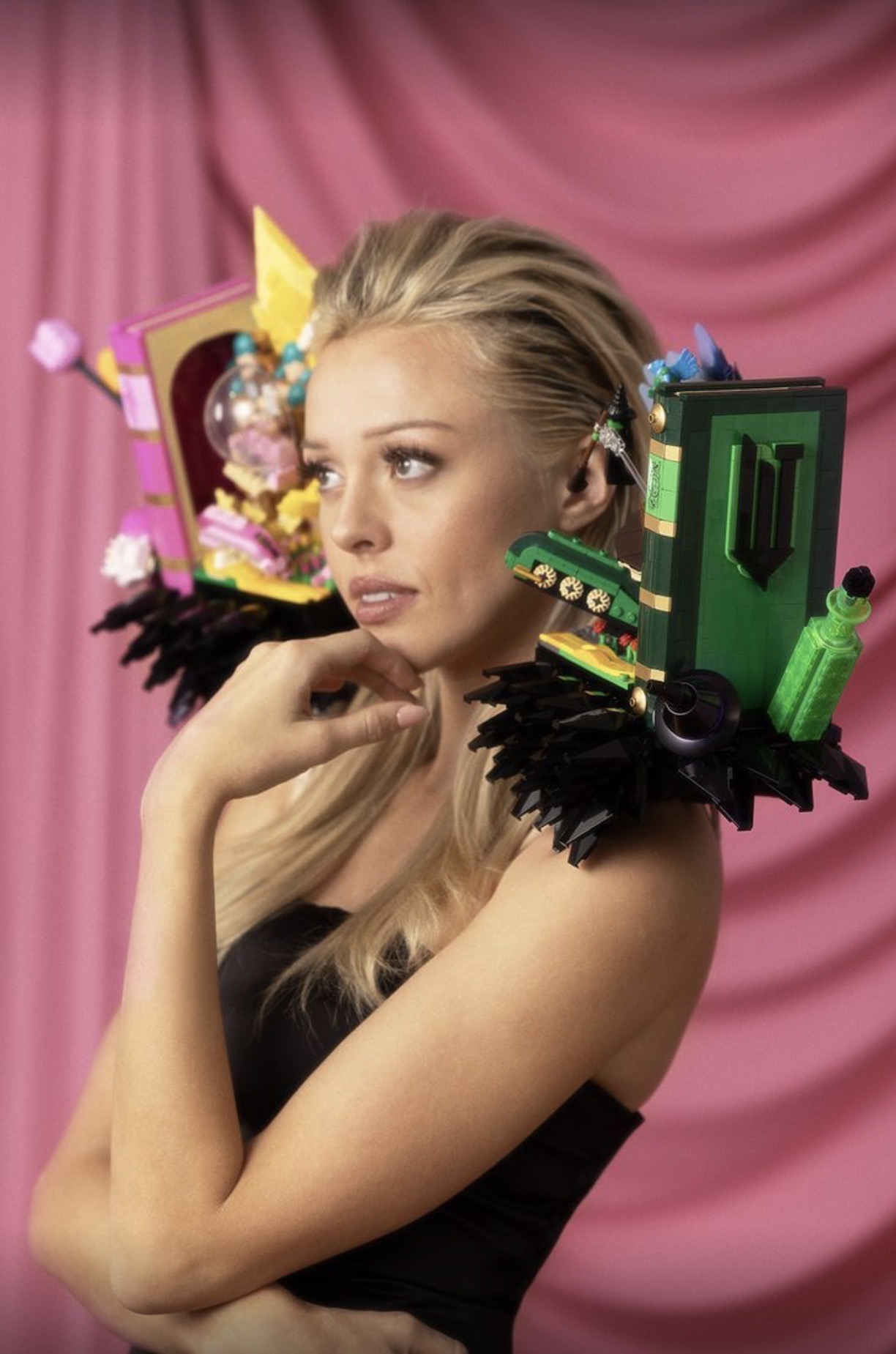 LEGO epaulettes worn at the premiere — pro-photo